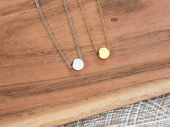 Minimalist Circle Charm Necklace – Stainless Steel in Silver or Gold