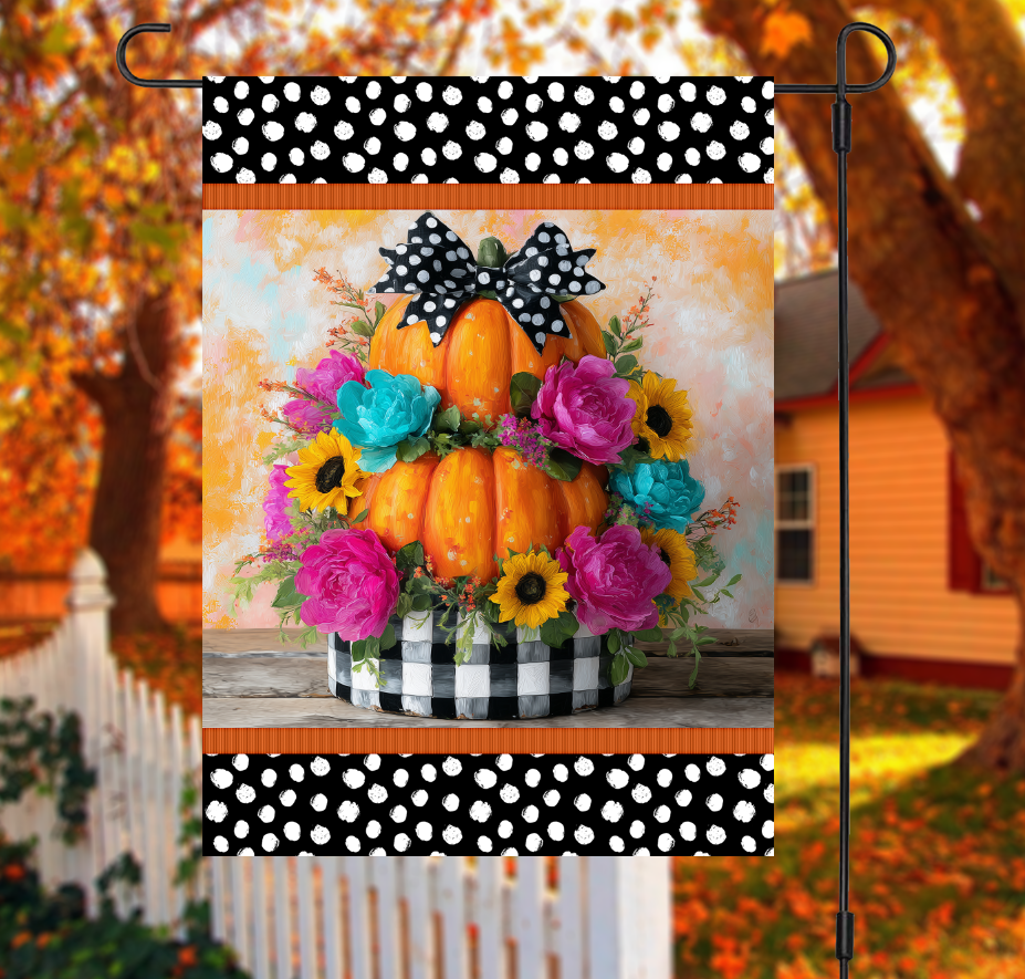 PUMPKIN VIGNETTE GARDEN FLAG