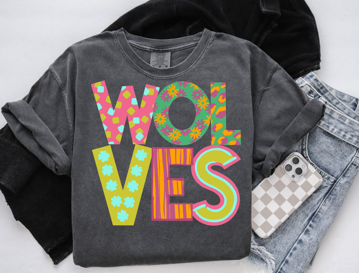 WOLVES COLORFUL