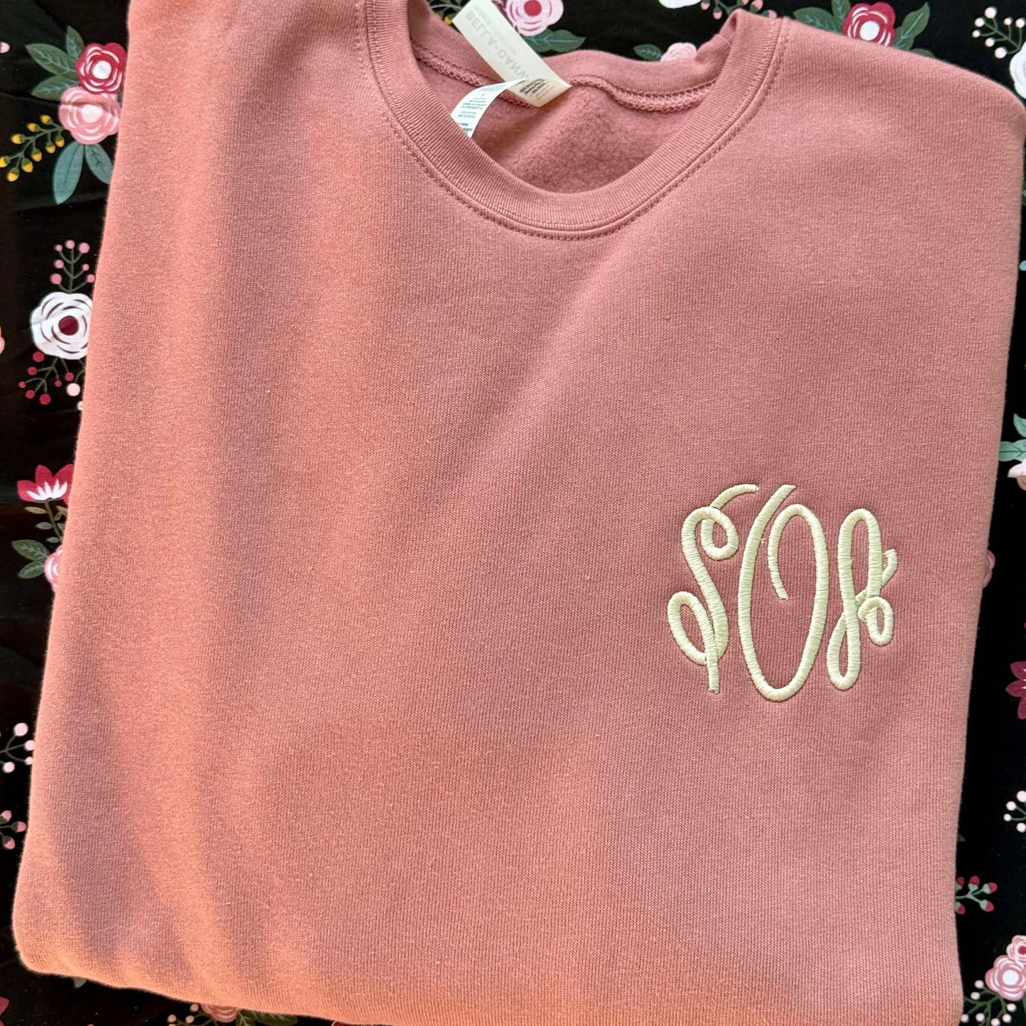Custom Monogram Sweatshirt – Personalized Left Chest Embroidery – Boutique Cozy Style