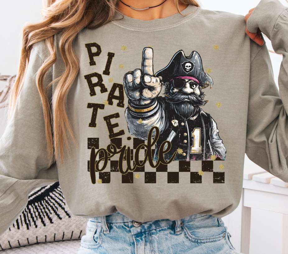 GRUNGE MASCOTS PIRATE